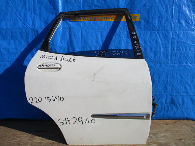 Used Toyota Duet DOOR GLASS REAR RIGHT